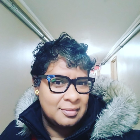 Meet your Posher, Melissa - Picture 1 of 1